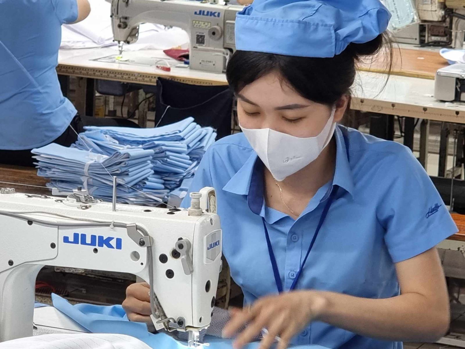 Trình Chính phủ mức tăng lương tối thiểu vùng 6% từ 1/7/2024