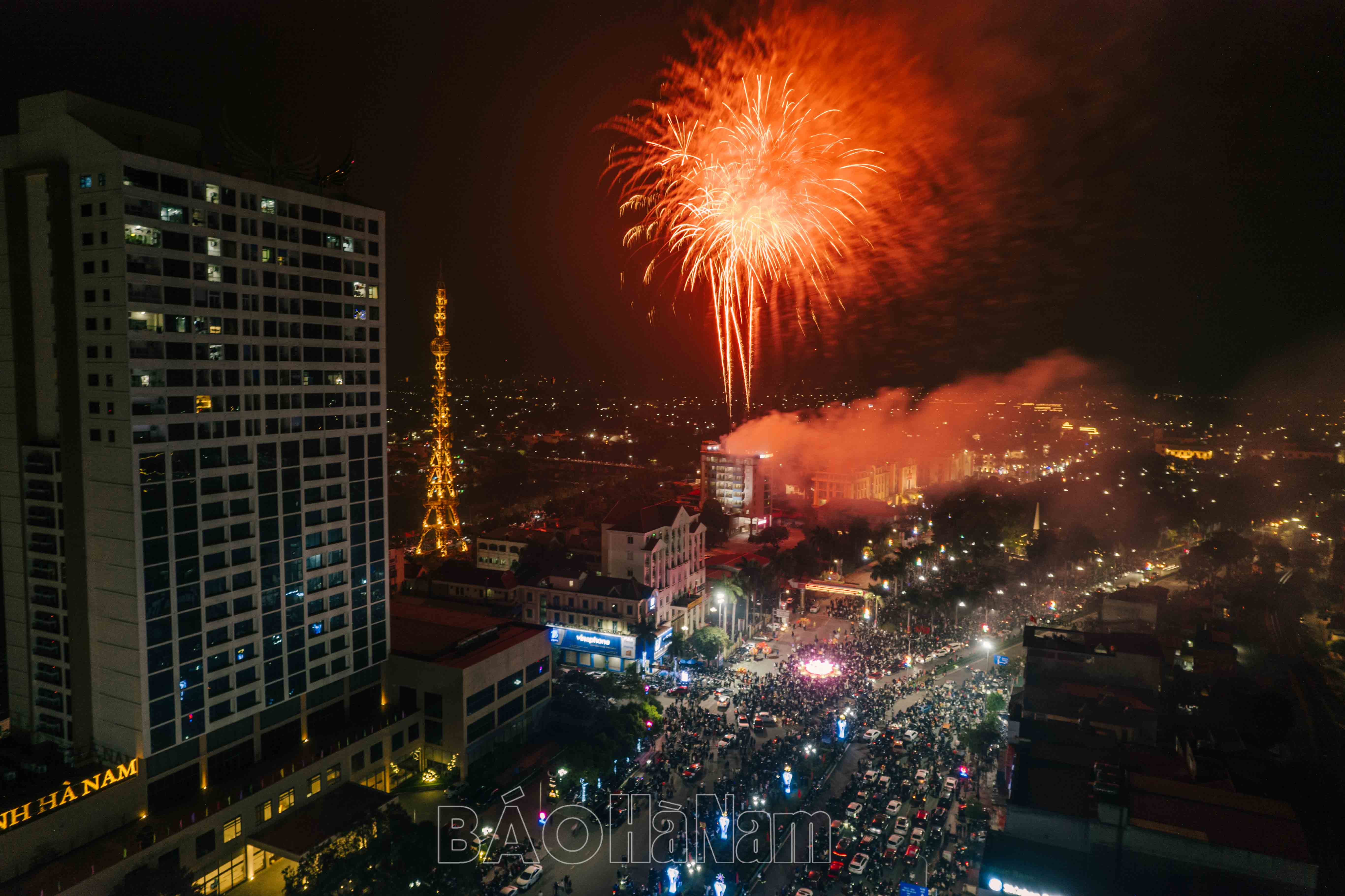 Hà Nam tưng bừng pháo hoa chào đón năm mới Giáp Thìn