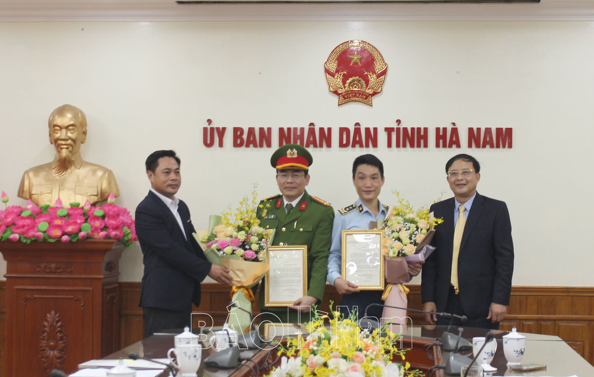 Trao Thư khen của Phó Thủ tướng Chính phủ cho 2 tập thể thuộc BCĐ 389 tỉnh