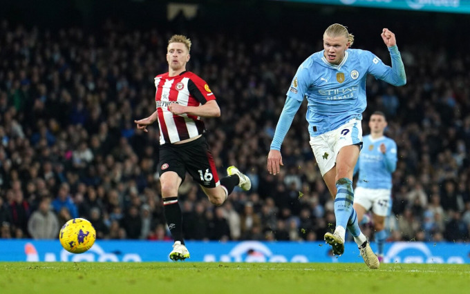 Haaland cứu Man City ở Ngoại hạng Anh