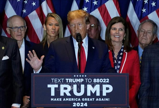 Cựu Tổng thống Trump giành chiến thắng trong cuộc bầu cử sơ bộ ở bang South Carolina