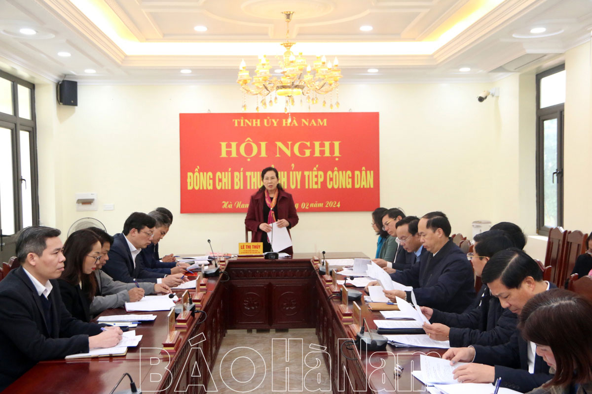 Đồng chí Bí thư Tỉnh ủy Lê Thị Thủy tiếp công dân định kỳ tháng 2/2024