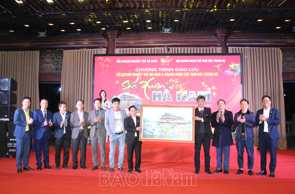 Gần 200 doanh nghiệp Hà Nam và khu vực Bắc Trung Bộ giao lưu, chia sẻ kinh nghiệm hợp tác kinh doanh, quảng bá du lịch địa phương