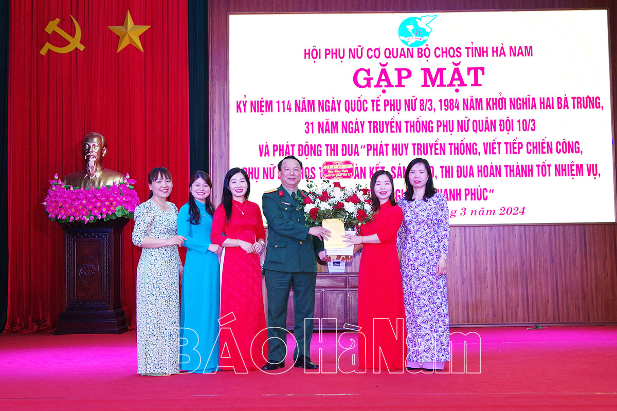 Hội Phụ nữ cơ quan Bộ CHQS tỉnh gặp mặt kỷ niệm 114 Ngày Quốc tế phụ nữ