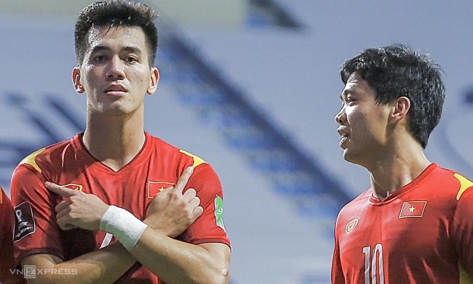 HLV Philippe Troussier gọi lại nhiều cựu binh để đấu Indonesia