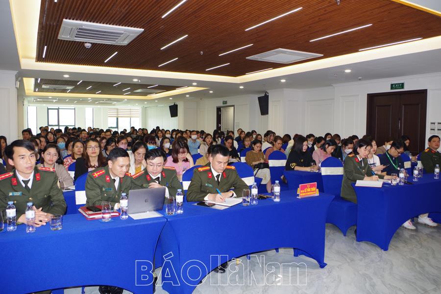 Tuyên truyền Luật Quản lý xuất nhập cảnh và phòng, chống tội phạm trên không gian mạng cho cơ quan, doanh nghiệp sử dụng lao động nước ngoài