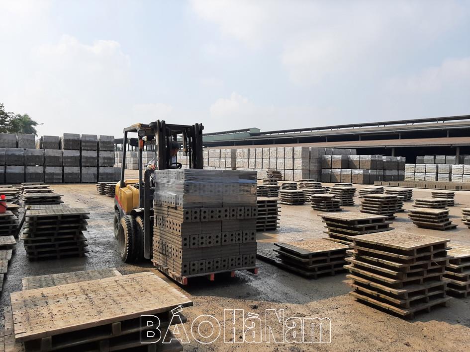 Nhiều doanh nghiệp sản xuất gạch gặp khó khăn