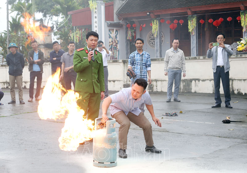 Tập huấn PCCC và cứu nạn cứu hộ cho hội viên nông dân thị xã Duy Tiên