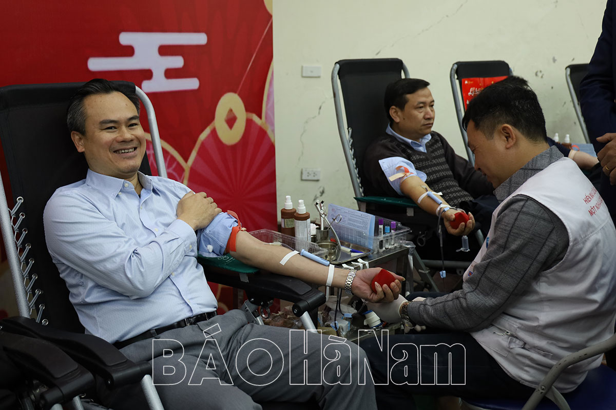 Hà Nam tiếp nhận 6.077 đơn vị máu tại Lễ hội Xuân hồng 2024