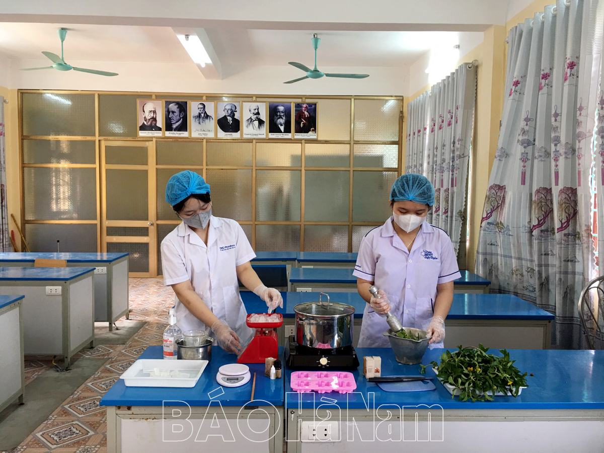 Chú trọng giảng dạy, nghiên cứu khoa học kỹ thuật - công nghệ trong các nhà trường