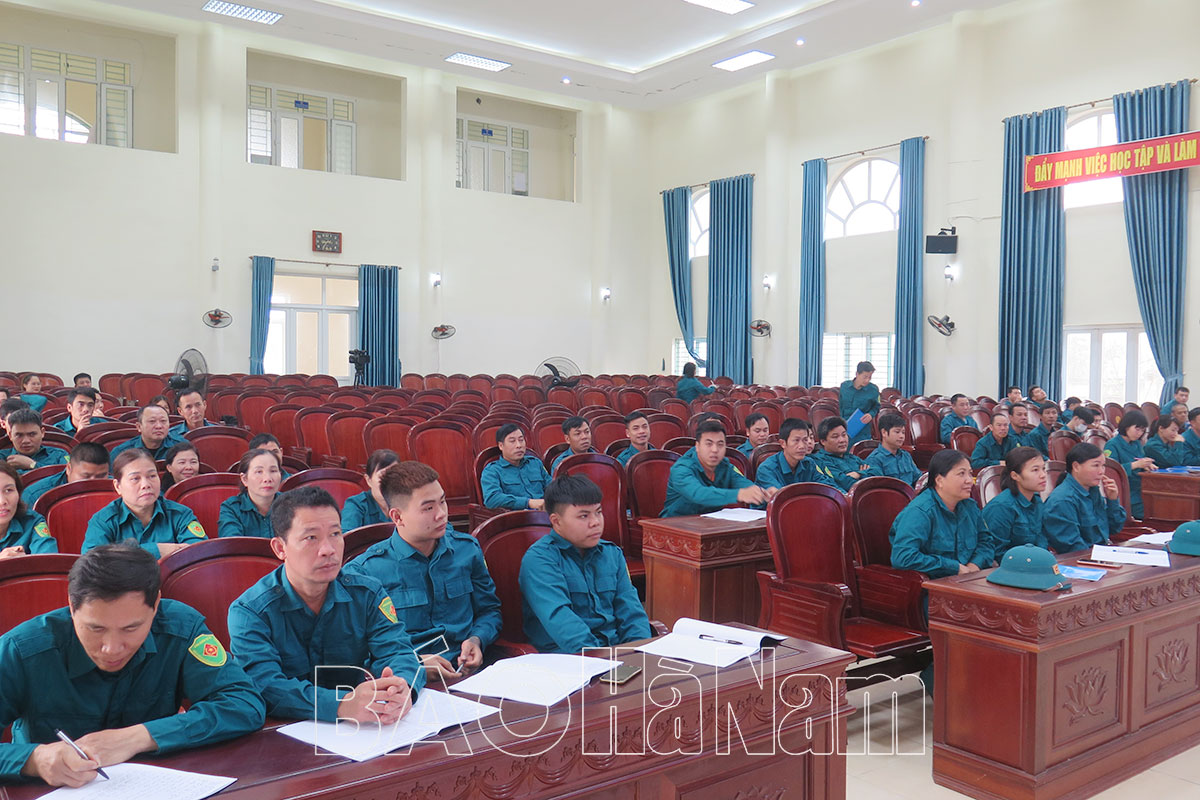 Ban CHQS thành phố Phủ Lý huấn luyện dân quân tự vệ năm thứ nhất