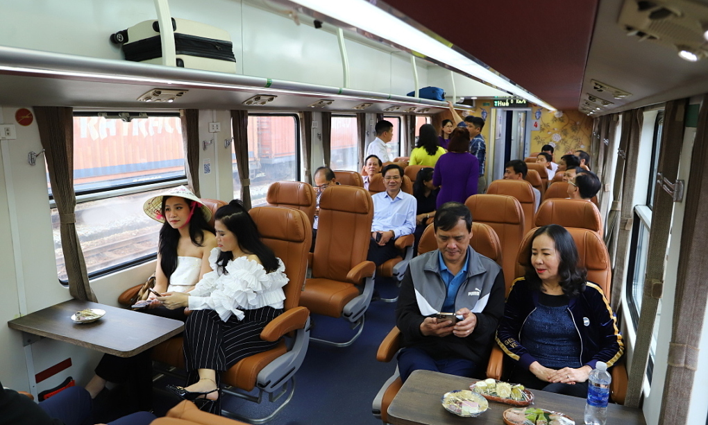 Du lịch tàu hỏa sôi động dịp lễ 30/4