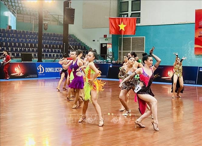 Khai mạc Giải vô địch các Câu lạc bộ và Cúp Khiêu vũ thể thao Quốc gia lần thứ I