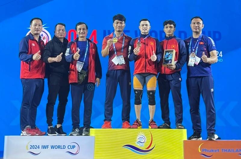 Đô cử Lại Gia Thành giành HCV cử tạ thế giới