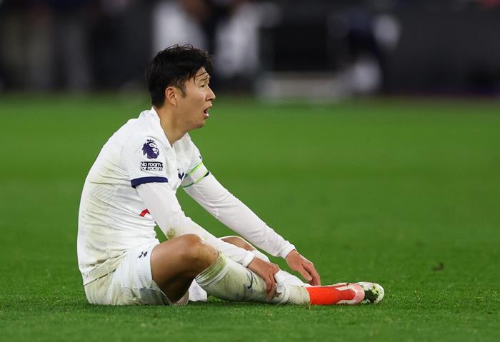 Bảng xếp hạng Ngoại hạng Anh mới nhất: Tottenham ''hụt hơi", MU hưởng lợi