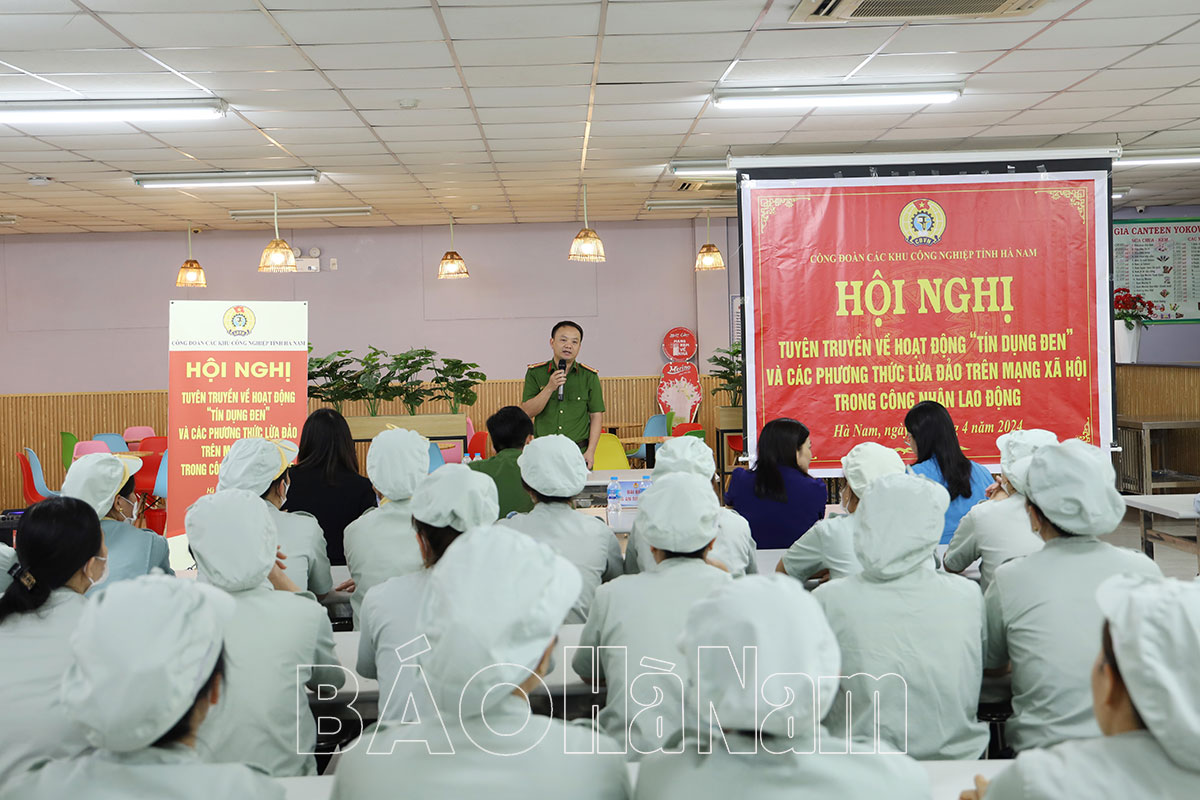 Tuyên truyền về “tín dụng đen” và các phương thức lừa đảo trên mạng xã hội cho công nhân lao động