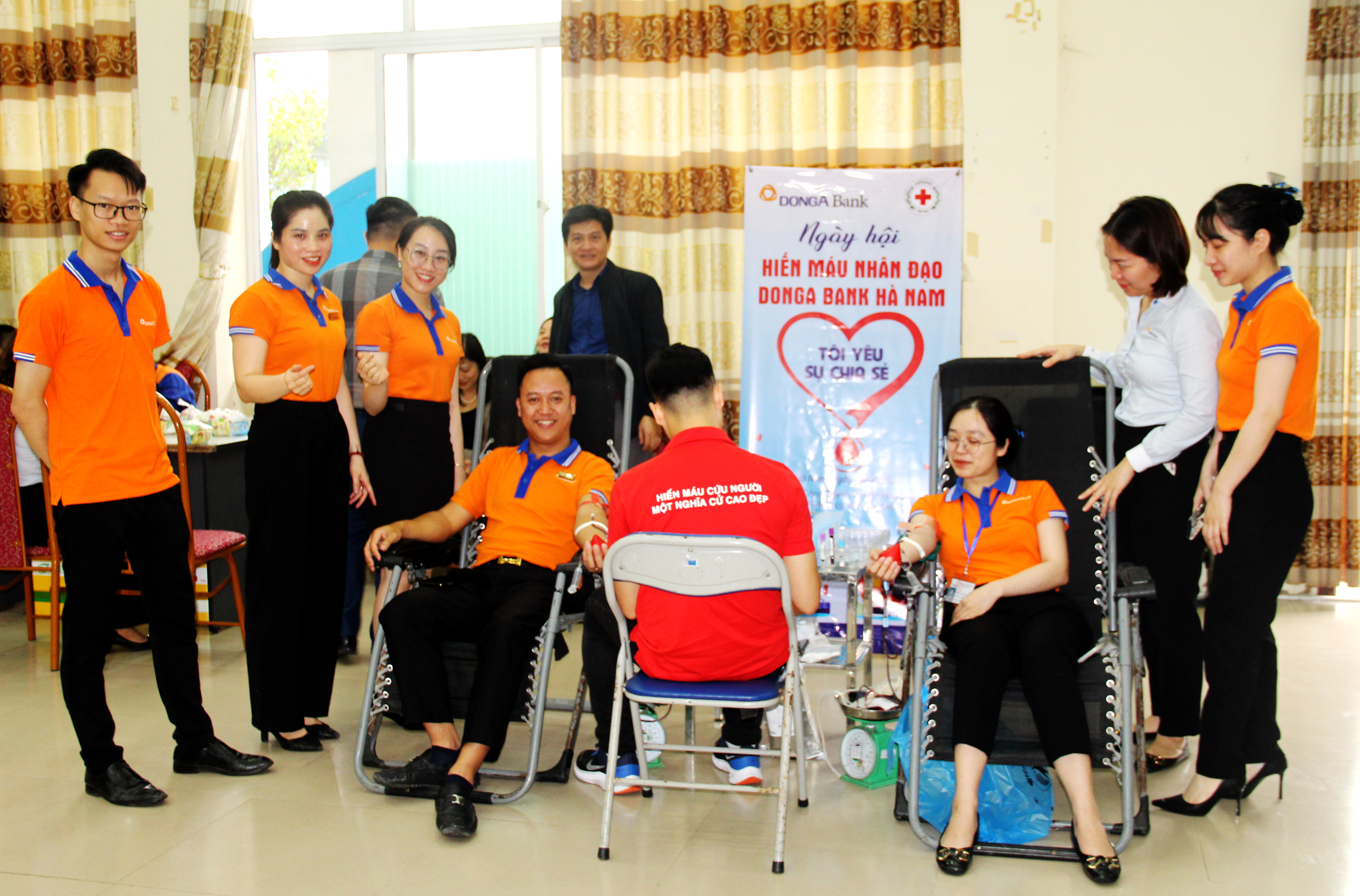 Hơn 370 cán bộ, công nhân viên thuộc Khối Doanh nghiệp tỉnh hưởng ứng Ngày hội hiến máu tình nguyện