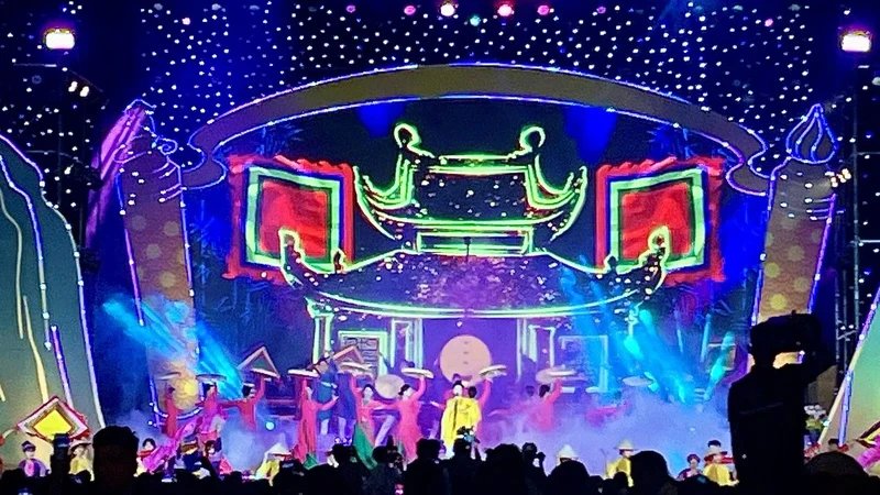 Lễ hội chùa Thầy đón nhận danh hiệu Di sản Văn hóa phi vật thể quốc gia