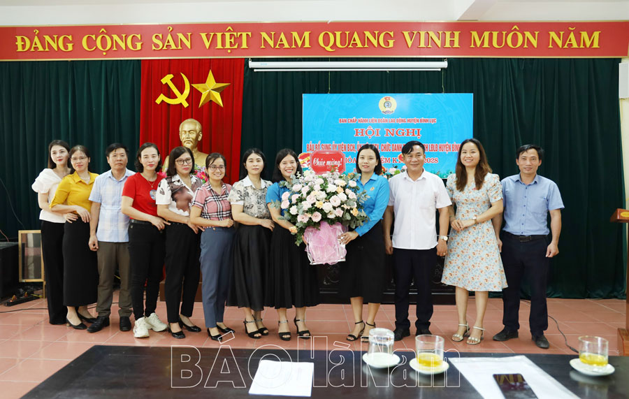 Kiện toàn chức danh Phó Chủ tịch Liên đoàn Lao động huyện Bình Lục