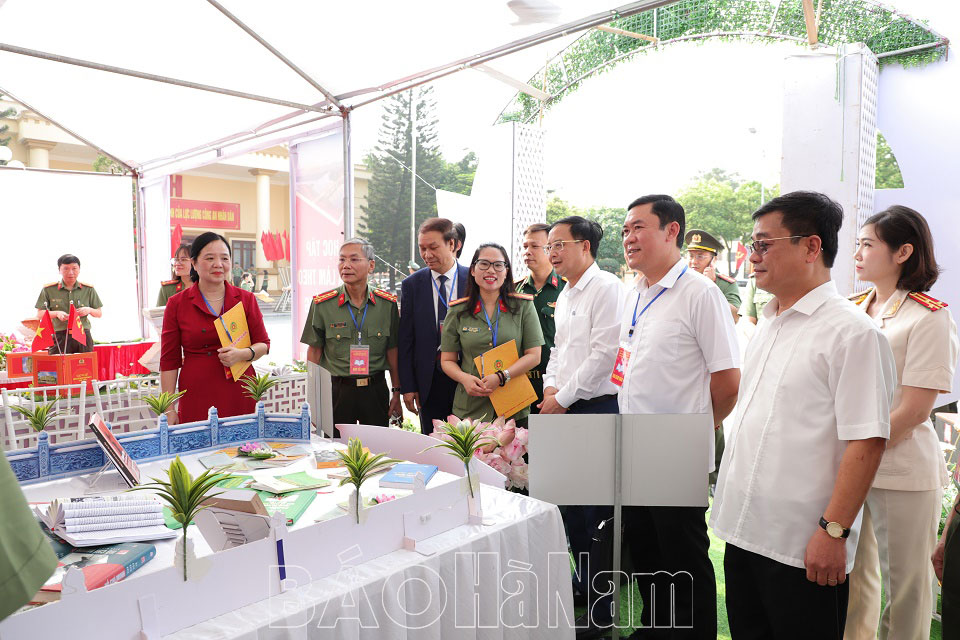 Công an Hà Nam tổ chức Liên hoan tuyên truyền, giới thiệu sách năm 2024