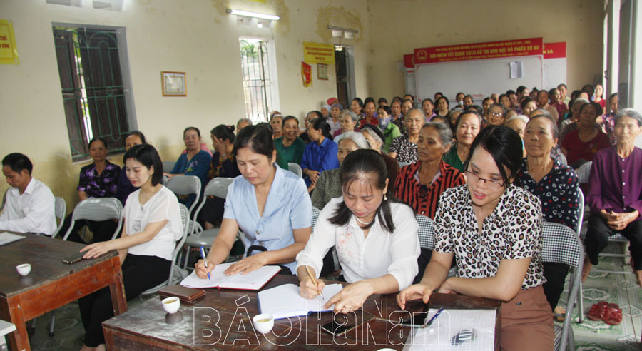 Hơn 120 hội viên phụ nữ xã Văn Xá được tập huấn phân loại, xử lý rác thải tại hộ gia đình