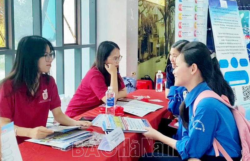 Hỗ trợ học sinh THPT trong chọn trường, chọn nghề