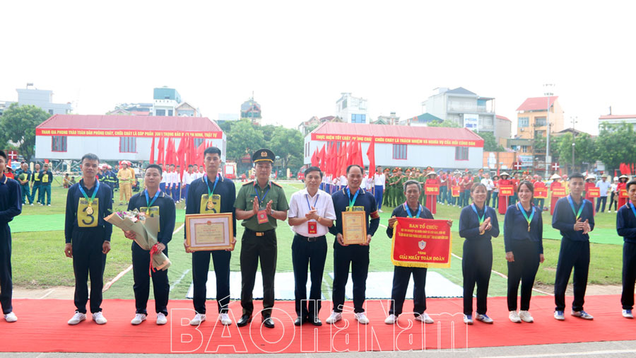 Xã Thanh Phong đạt giải Nhất toàn đoàn Hội thi nghiệp vụ chữa cháy và CNCH “Tổ liên gia an toàn PCCC” tỉnh Hà Nam năm 2024