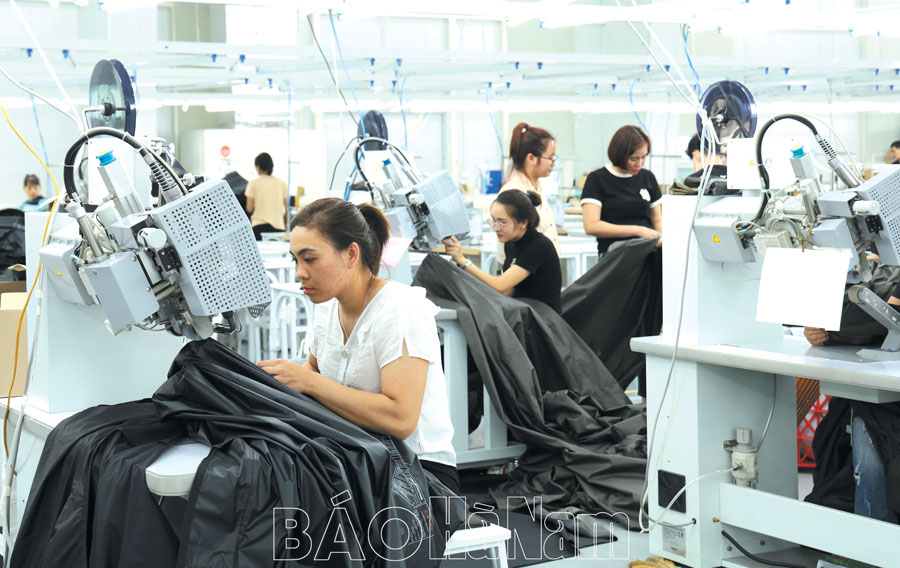 Nâng cao hiệu quả sản xuất, kinh doanh, bảo đảm việc làm cho người lao động