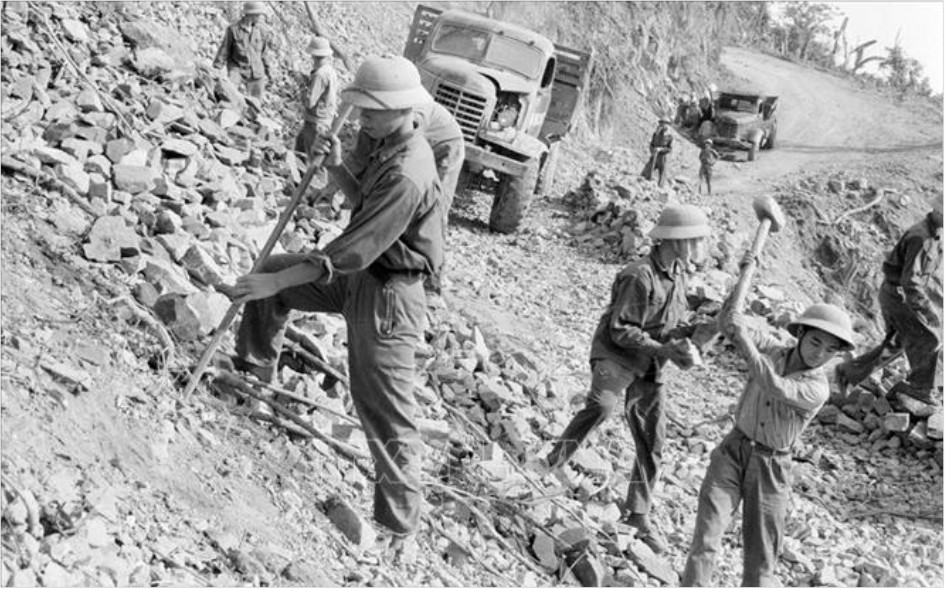 Đoàn 559 và tuyến đường huyền thoại mang tên Bác