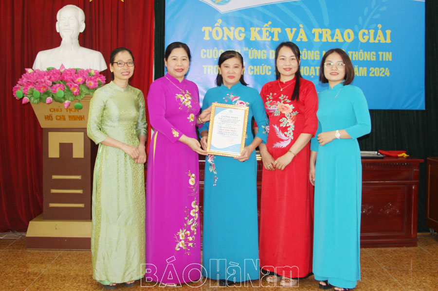 Hội LHPN huyện Bình Lục đạt giải nhất Cuộc thi “Ứng dụng công nghệ thông tin trong tổ chức sinh hoạt hội” năm 2024