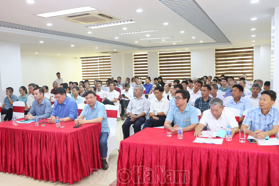 Tập huấn kiến thức nâng cao hiệu quả trong sản xuất, kinh doanh của HTX