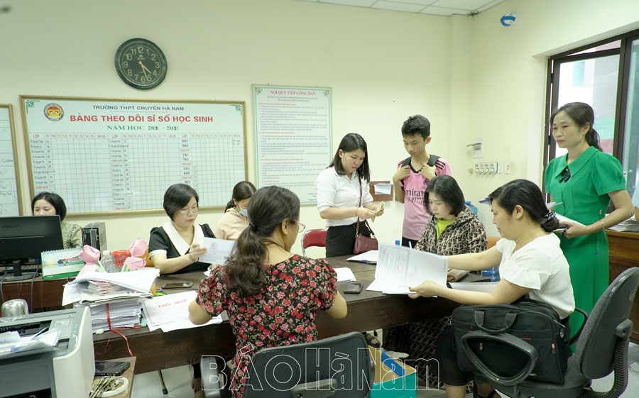 Trên 1.200 hồ sơ đăng ký tuyển sinh vào lớp 10 trường THPT chuyên Biên Hòa