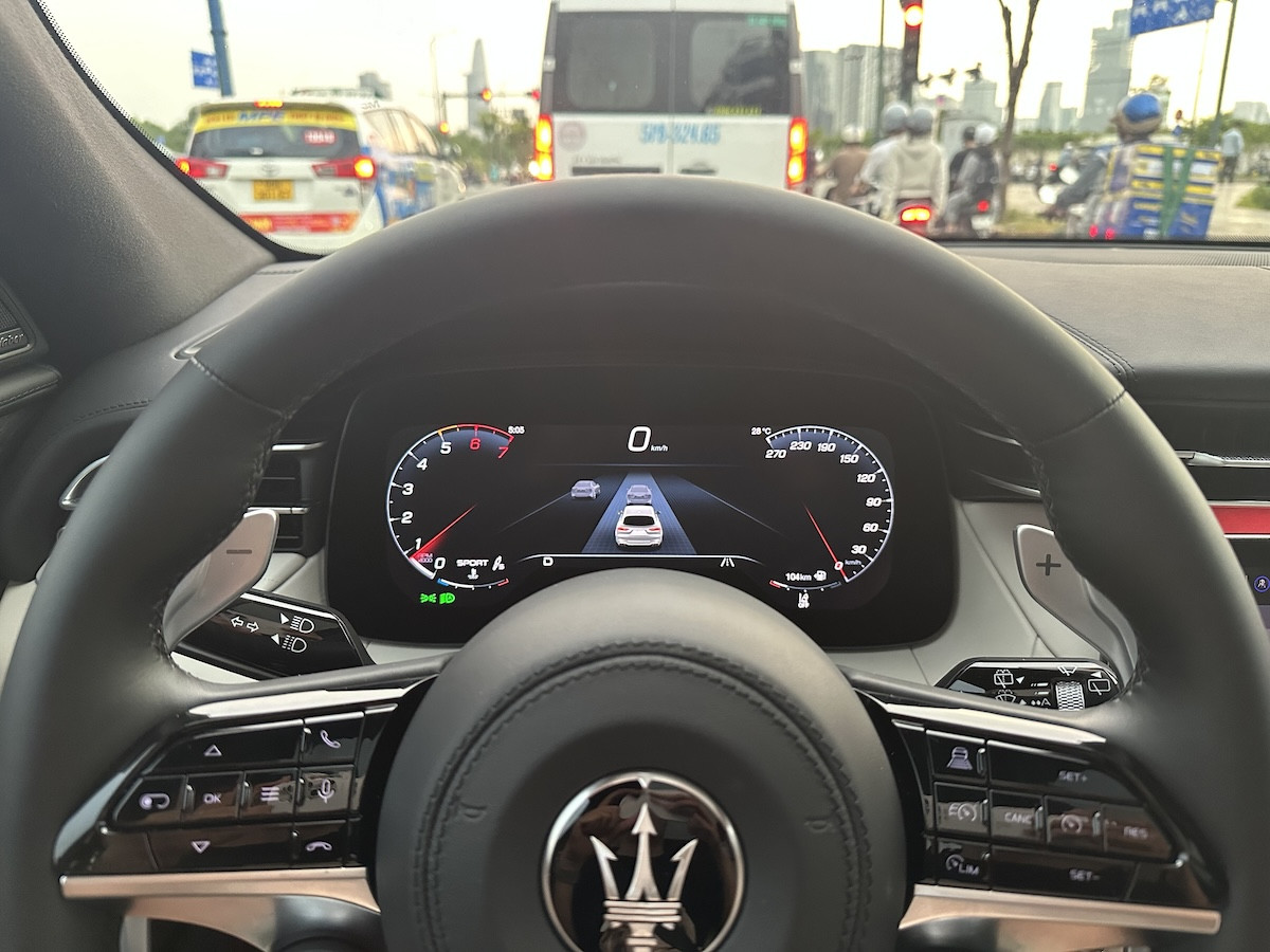 Những thói quen lái xe khiến động cơ hao xăng bất thường