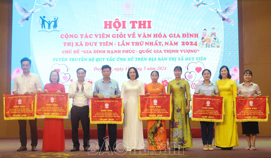 Xã Chuyên Ngoại đạt giải nhất Hội thi “Cộng tác viên giỏi về văn hóa gia đình” thị xã Duy Tiên năm 2024