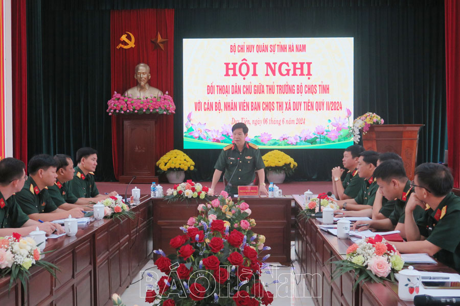 Bộ CHQS tỉnh tổ chức đối thoại dân chủ với cán bộ, nhân viên Ban CHQS thị xã Duy Tiên