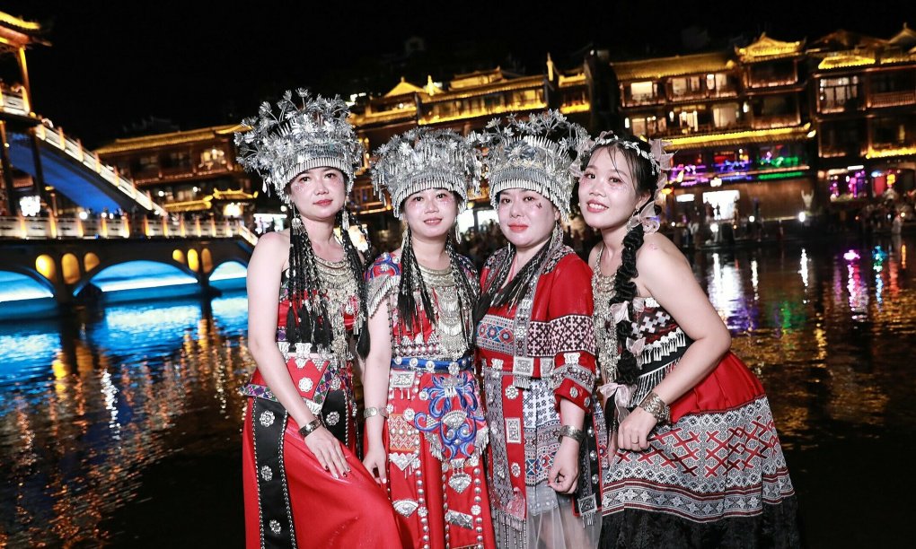 Tour Trung Quốc ngày càng rẻ