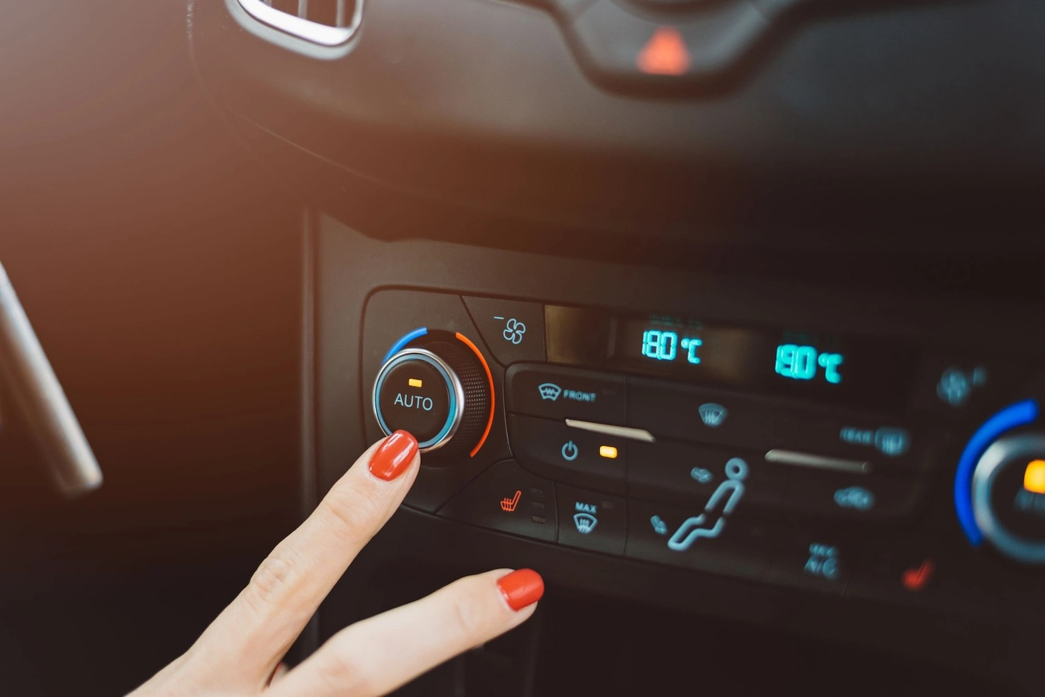 Sử dụng điều hòa trên ô tô như nào cho phù hợp?