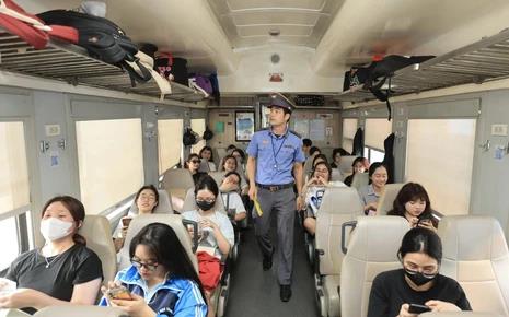 Đi thi, nhập học năm 2024: Học sinh và thân nhân đi cùng được giảm giá vé tàu hỏa