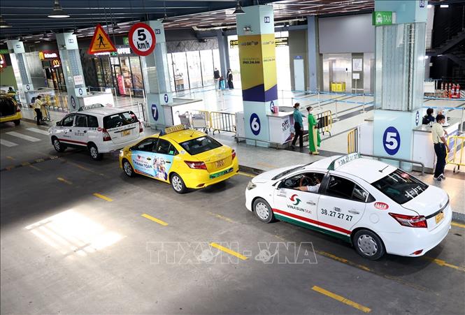 Hỗ trợ doanh nghiệp kinh doanh taxi sử dụng xe điện