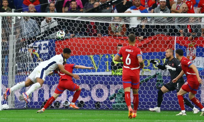 Đội tuyển Anh giành chiến thắng tối thiểu trước Serbia ở trận ra quân EURO