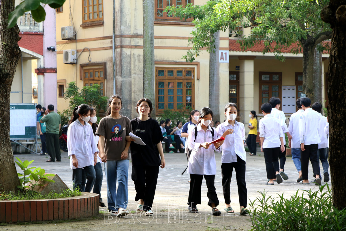 Hơn 7.600 học sinh đỗ vào lớp 10 các trường THPT không chuyên năm học 2024- 2025