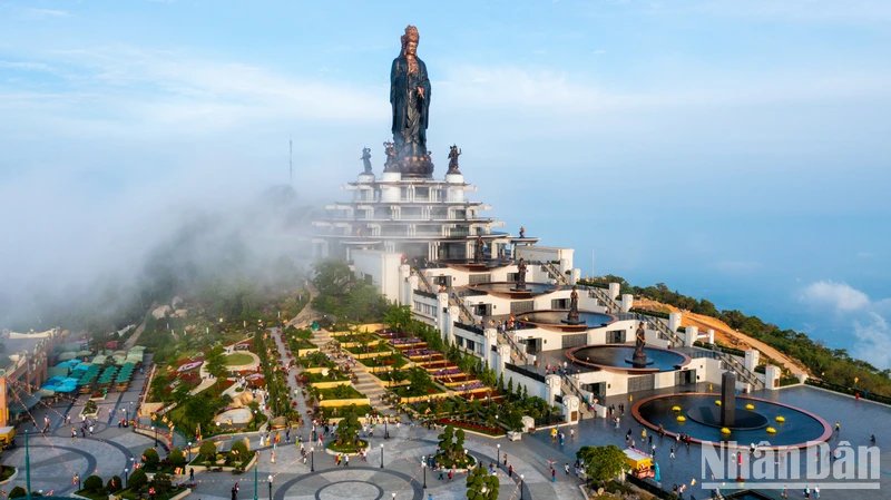 Núi Bà Đen - điểm đến của Tây Ninh