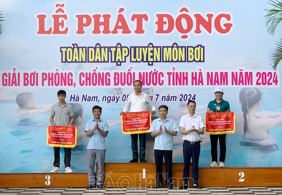 Lễ phát động Toàn dân tập luyện môn bơi và Giải Bơi phòng, chống đuối nước năm 2024