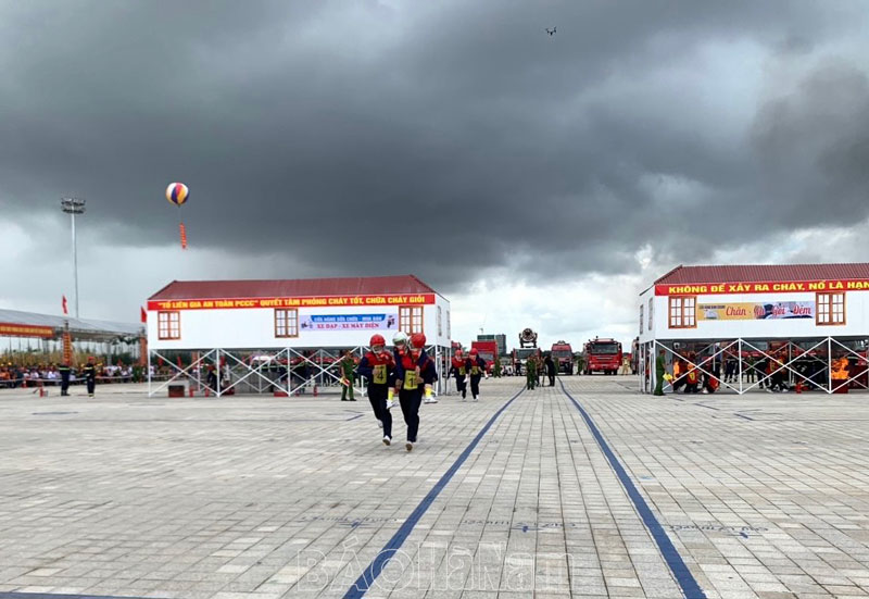 Hà Nam xuất sắc đạt Giải Nhất toàn đoàn vòng chung kết Hội thi nghiệp vụ chữa cháy và cứu nạn, cứu hộ “Tổ liên gia an toàn phòng cháy, chữa cháy” toàn quốc năm 2024