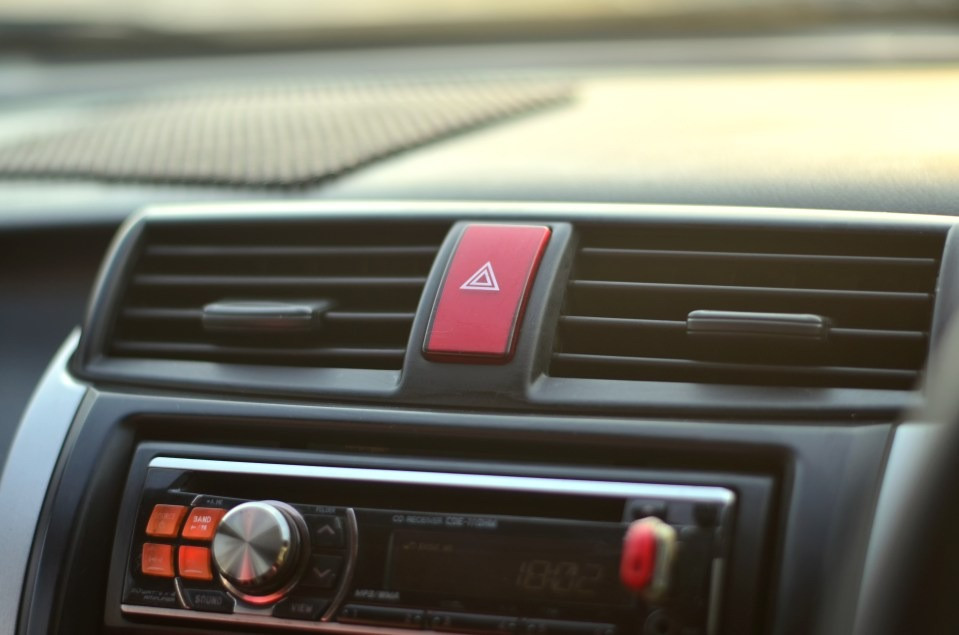 Cách sử dụng điều hòa ô tô tiết kiệm, hiệu quả