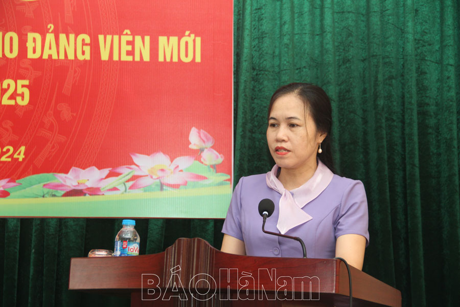 Phủ Lý khai giảng lớp bồi dưỡng lý luận chính trị dành cho đảng viên mới