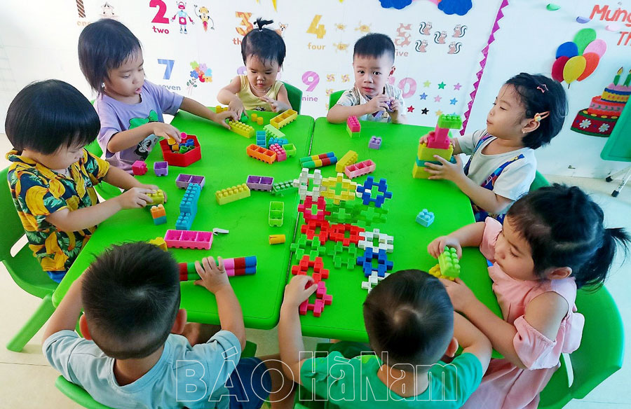 Trông giữ trẻ an toàn dịp hè trong các trường mầm non