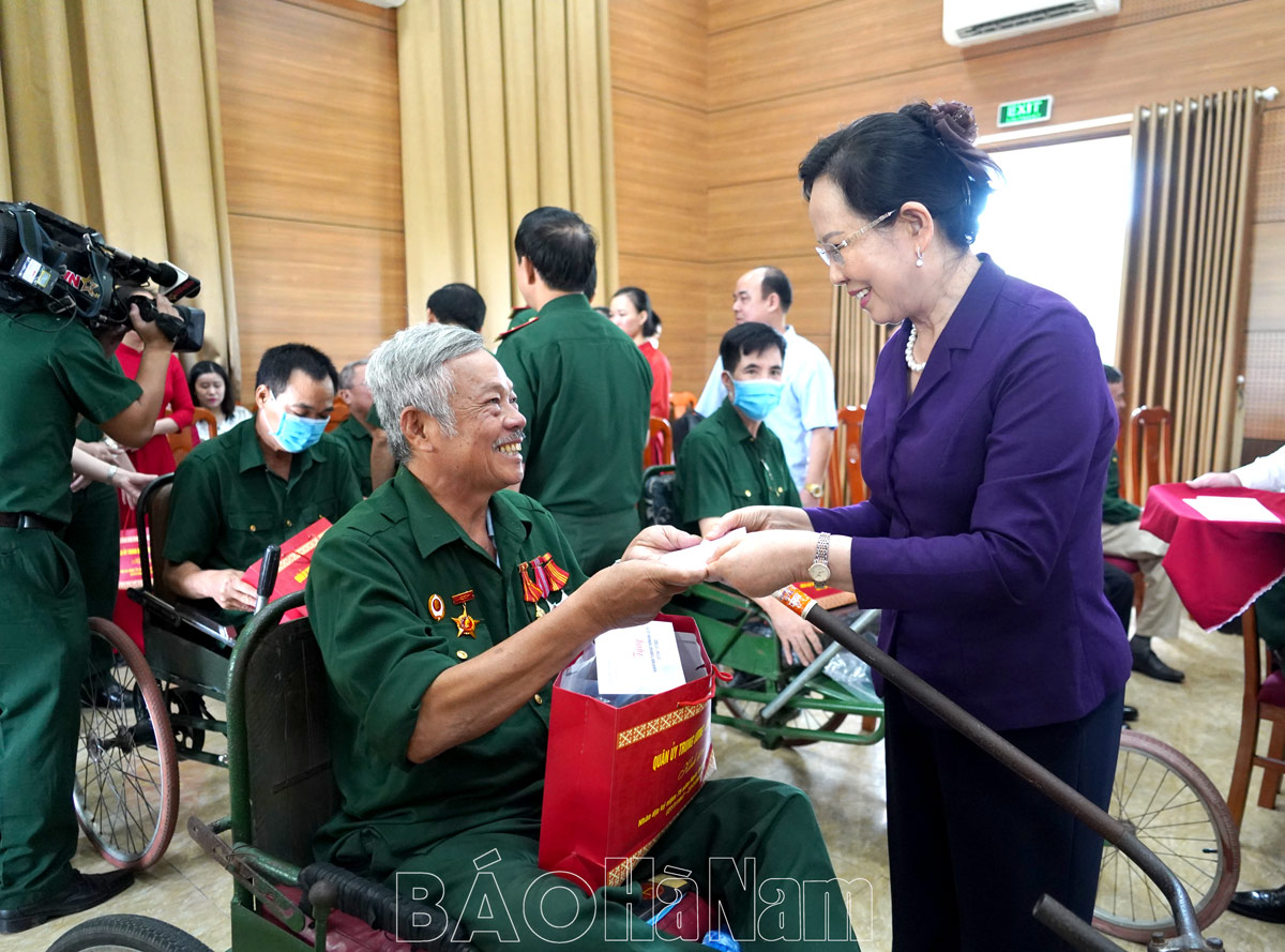 Hà Nam dành trên 16,4 tỷ đồng thăm hỏi, tặng quà người có công