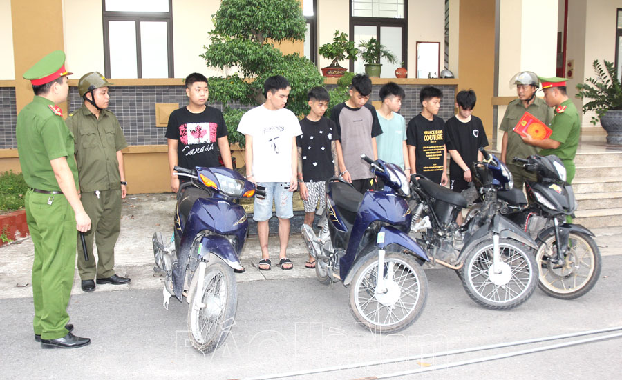 Công an thị xã Duy Tiên truy bắt nhóm thanh thiếu niên dùng hung khí gây rối trật tự công cộng