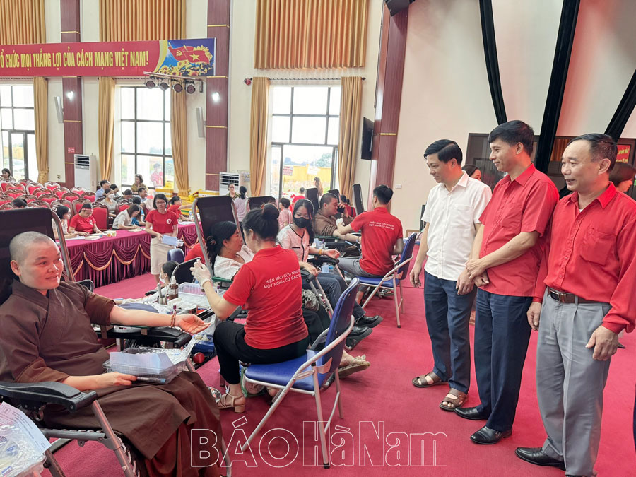 Thu được 272 đơn vị máu tại Ngày hội hiến máu tình nguyện huyện Bình Lục